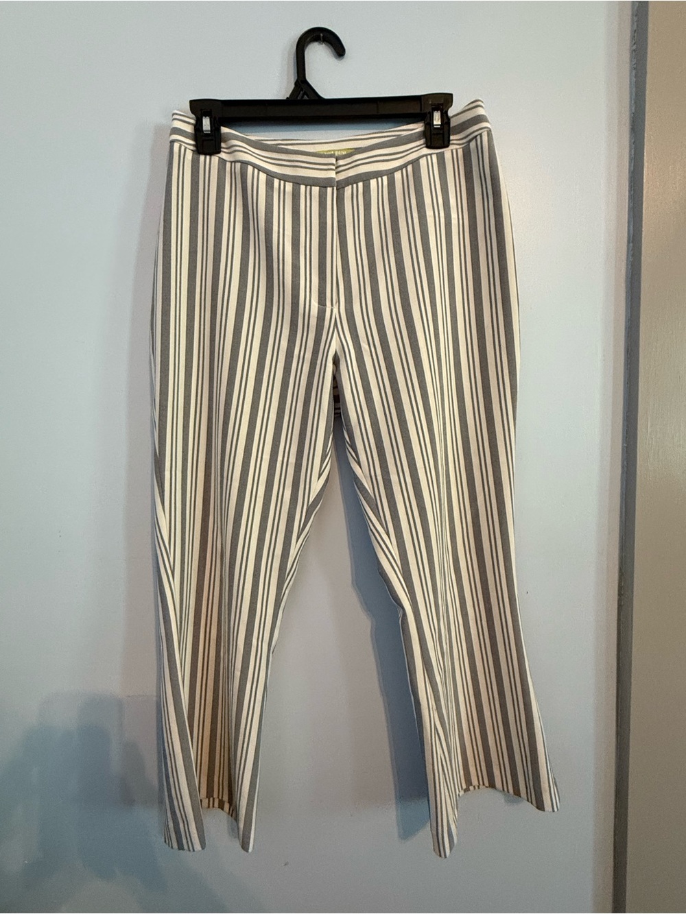 Gianni Bini Gray &‎ White Pinstripe Womens Dress Pants Size 6 GUC